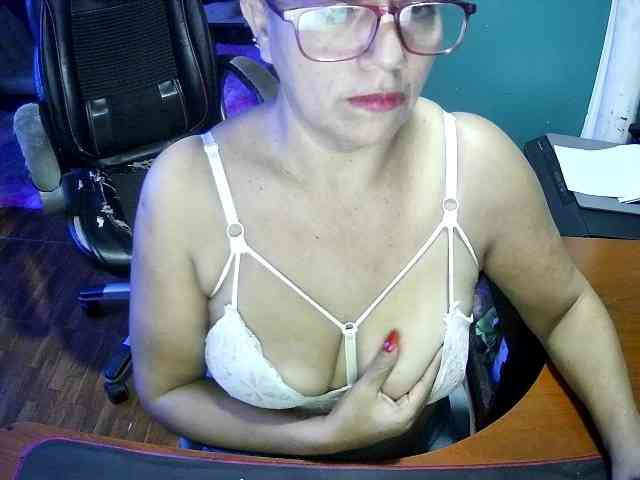 Trish-milf webcam