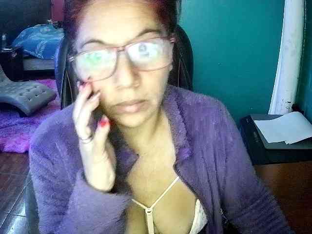 Trish-milf webcam