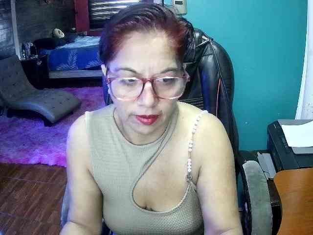 Trish-milf webcam