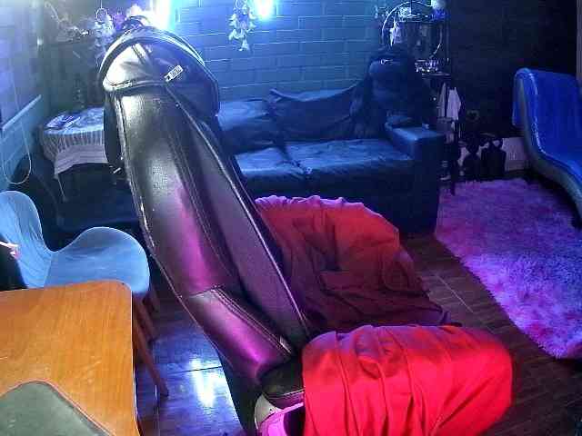 Trish-milf webcam