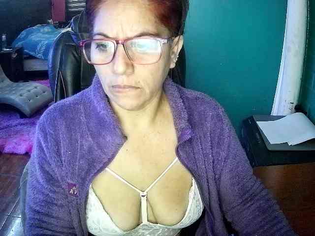Trish-milf webcam
