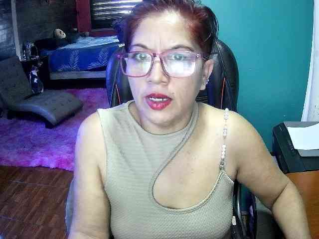 Trish-milf webcam