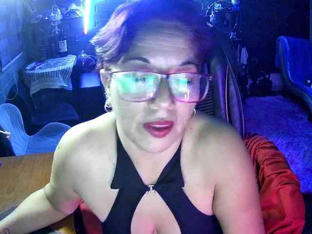 Trish-milf webcam