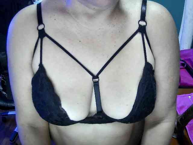 Trish-milf webcam