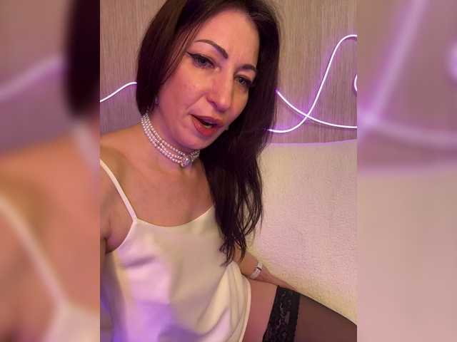 KristiSSS1's BongaCams show and profile