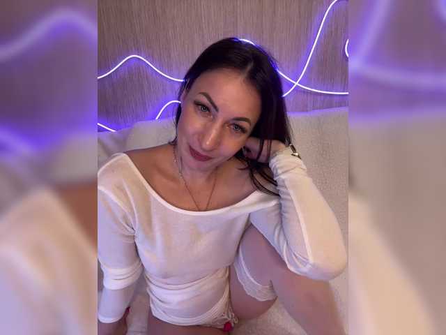 KristiSSS1's BongaCams show and profile