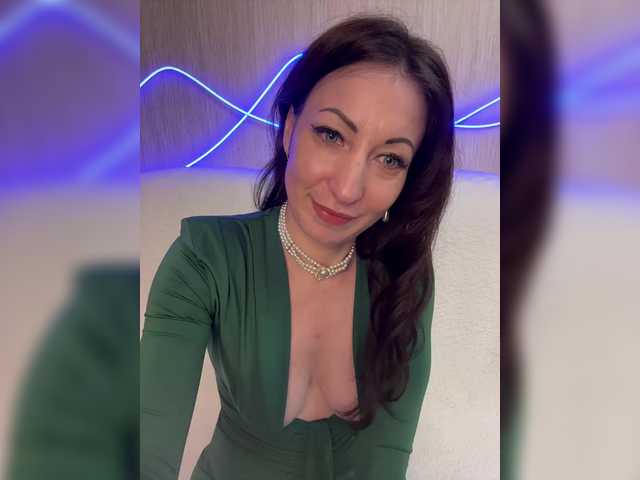 KristiSSS1's BongaCams show and profile