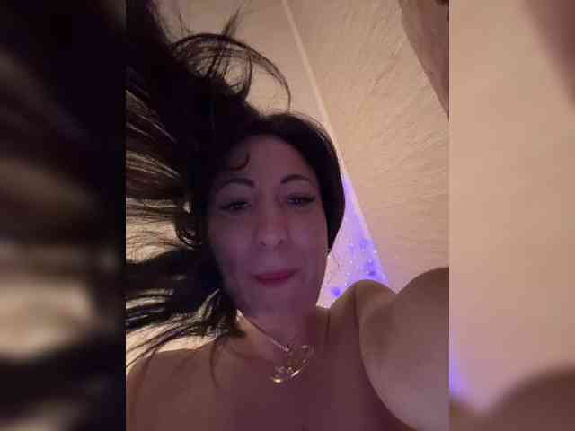 KristiSSS1 webcam