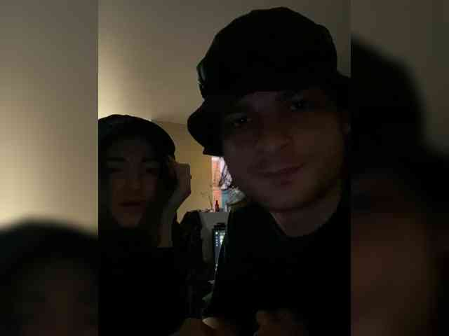 Onetwolovea webcam