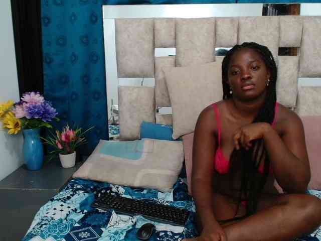 ChikiBombom webcam