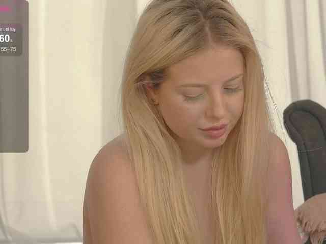 SerenaNoir webcam