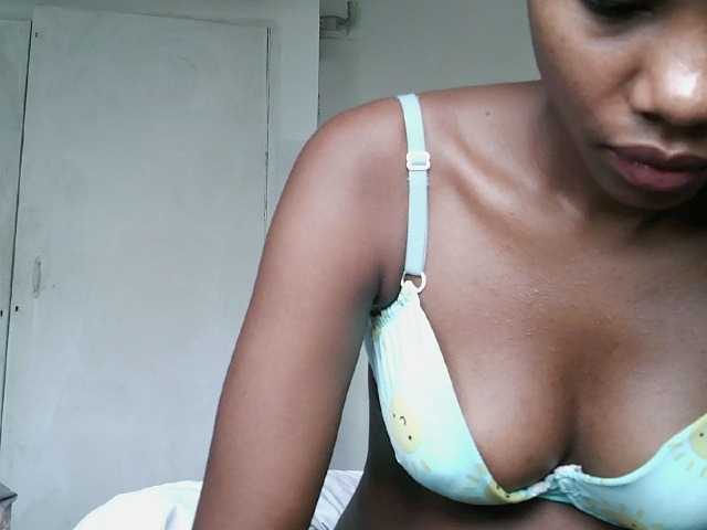 ticatee webcam bongacams model stream image