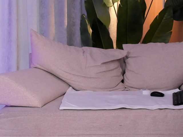 BabeInBlush's BongaCams show and profile