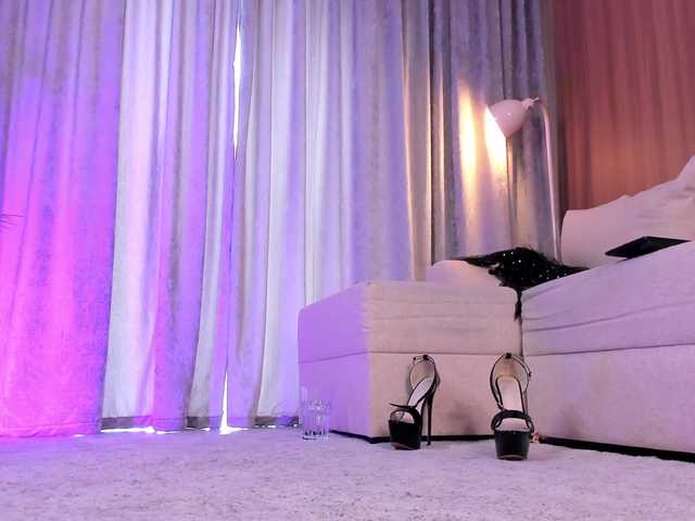 BabeInBlush's BongaCams show and profile