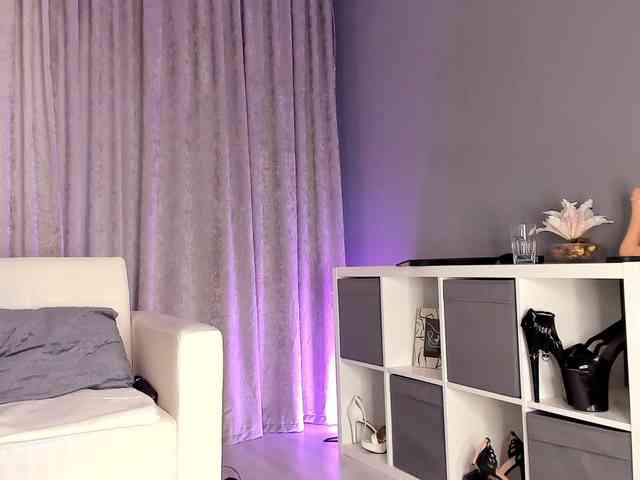 BabeInBlush webcam