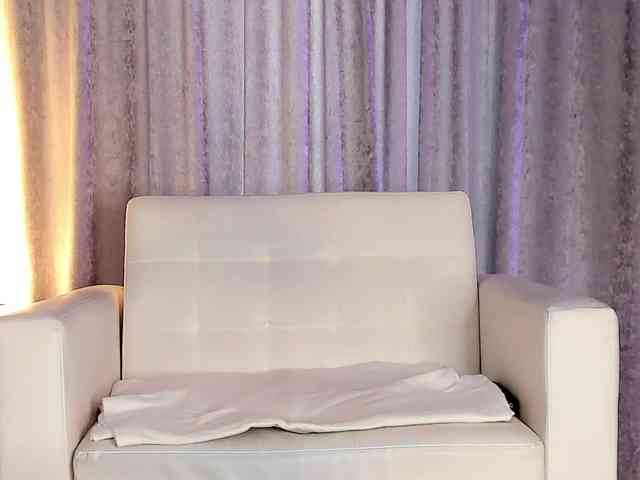 BabeInBlush webcam