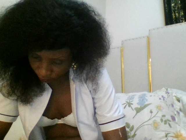 lovelylips on BongaCams 