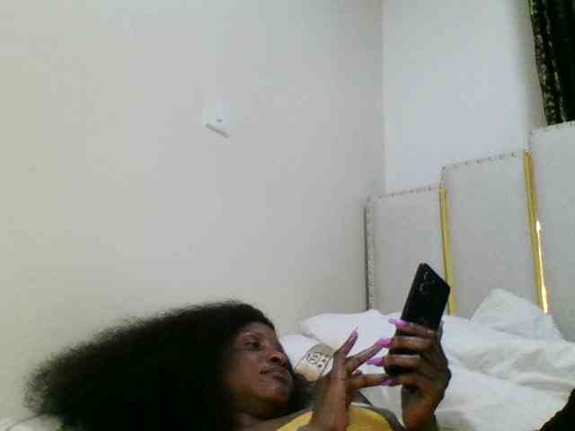 lovelylips webcam