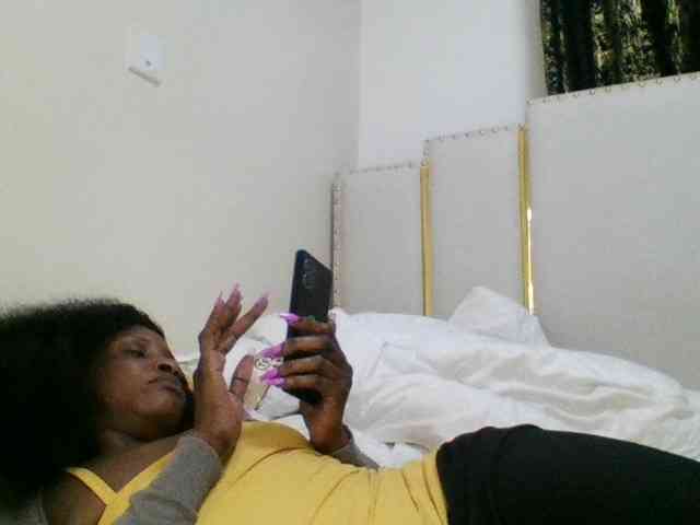 lovelylips webcam