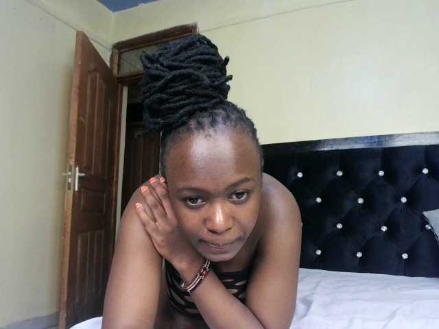 Discover Sexymia25 from BongaCams