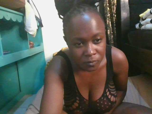 Discover Sexymia25 from BongaCams