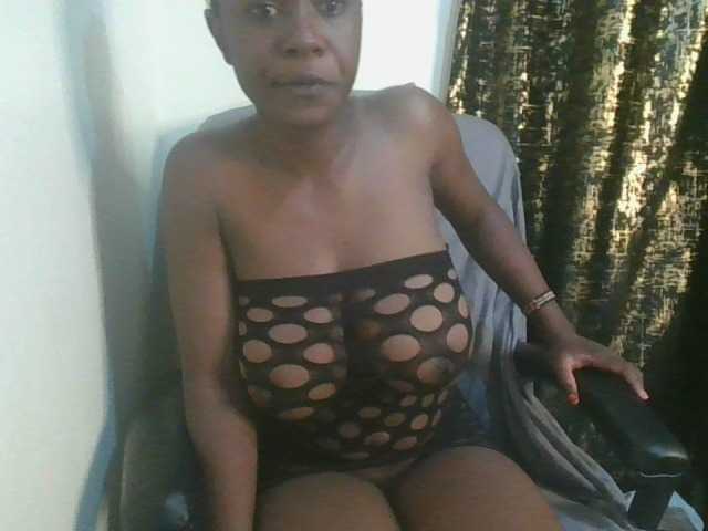  Sexymia25 chat room