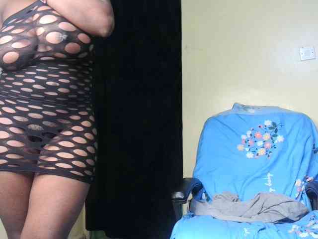 Sexymia25 webcam