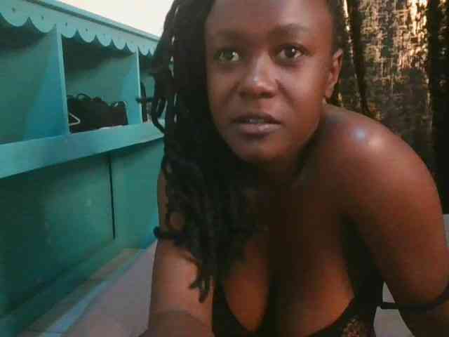 Sexymia25 webcam