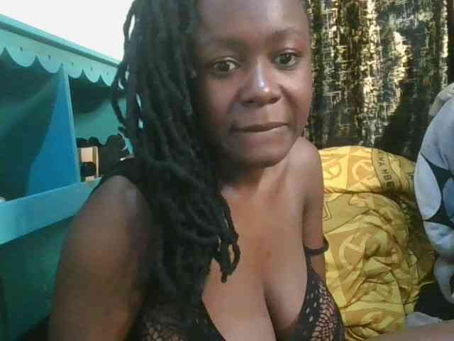 Sexymia25 Live Webcam on BongaCams