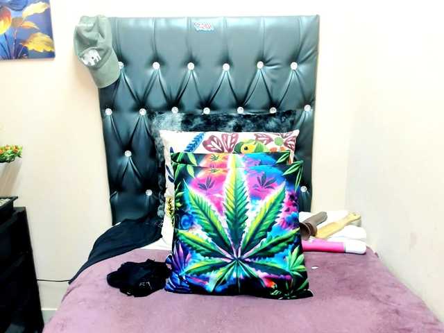 temptressqeen's BongaCams show and profile