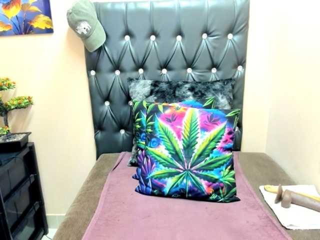 temptressqeen's BongaCams show and profile