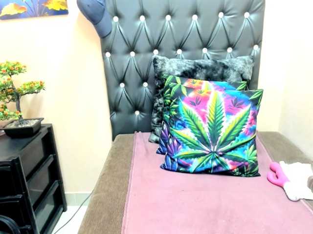 temptressqeen's BongaCams show and profile