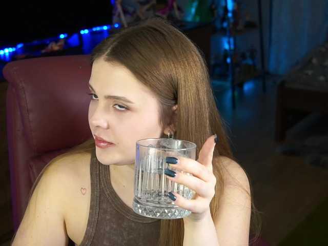 AfinaNights's BongaCams show and profile