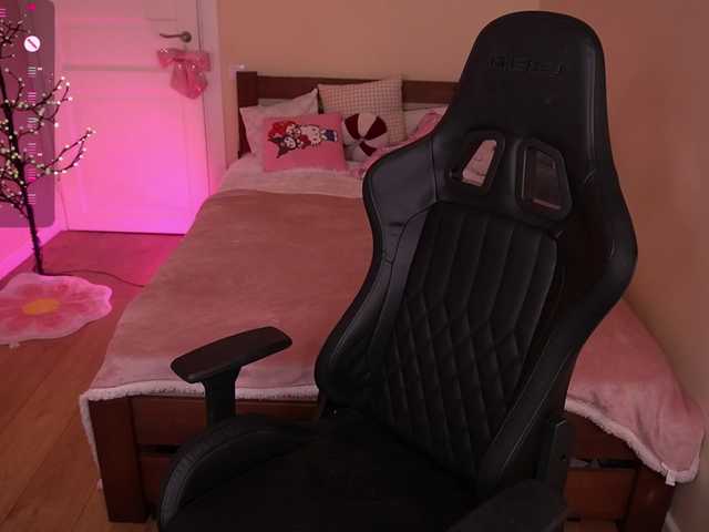 OnlyPenny's BongaCams show and profile