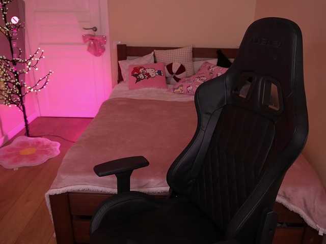 OnlyPenny's BongaCams show and profile