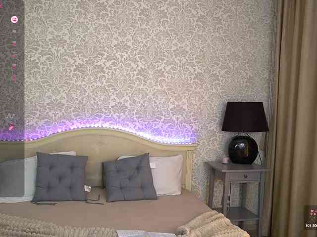 CrystalBliss webcam