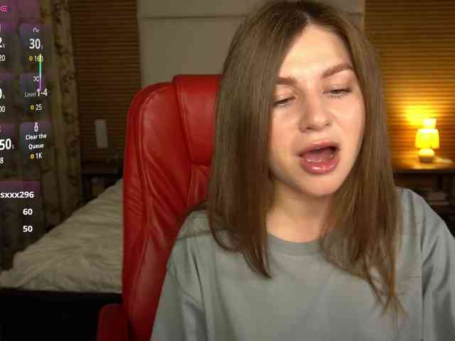 YoursGirlAlice webcam
