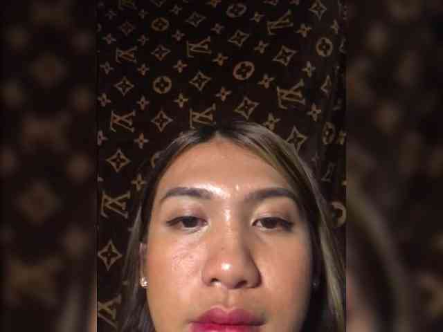 LuccyApalla Live Webcam on BongaCams