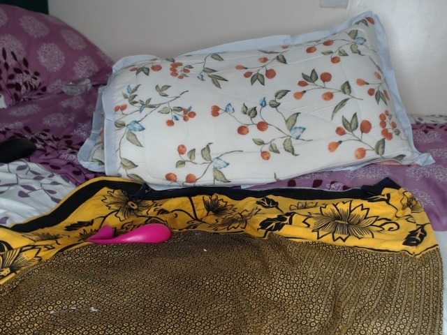 slikypearl's BongaCams show and profile