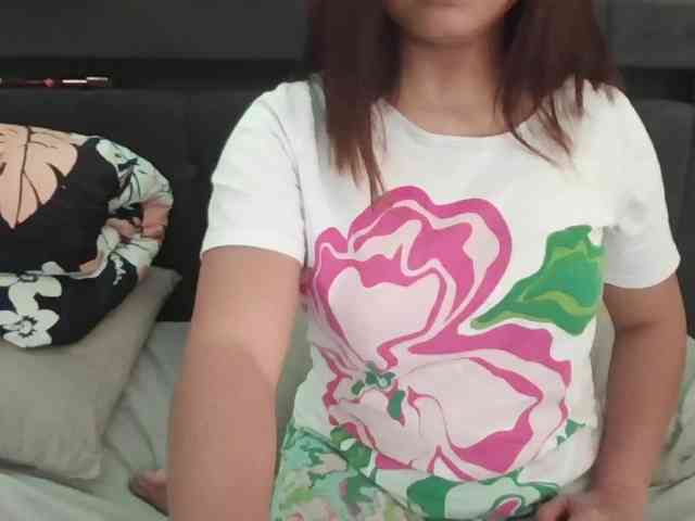 Yumhi18 Live Webcam on BongaCams