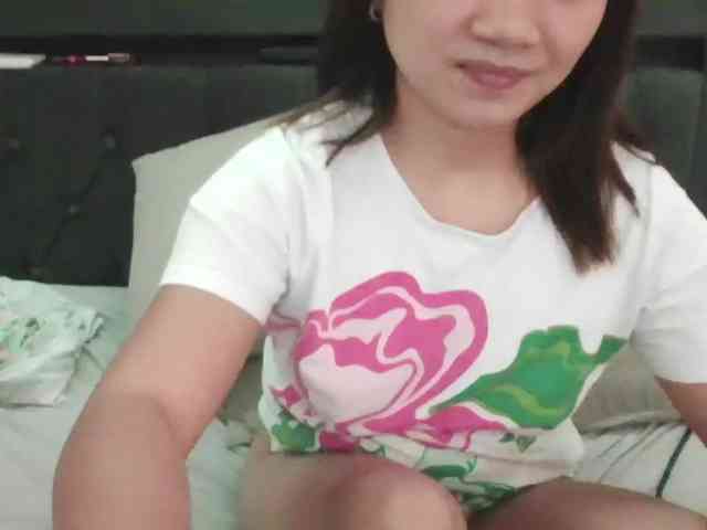 Yumhi18 Live Webcam on BongaCams