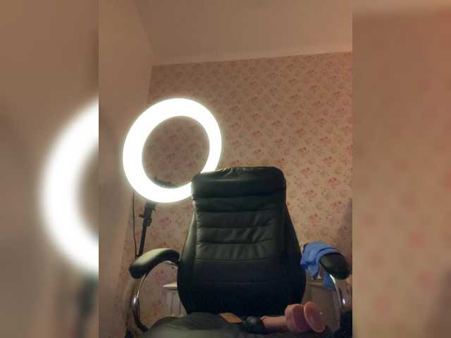 le modèle Vishenka69 est en webcam porno dans un show sur le site bongacams, il possède les tags suivants: White/Caucasian,Brunette,Shaved