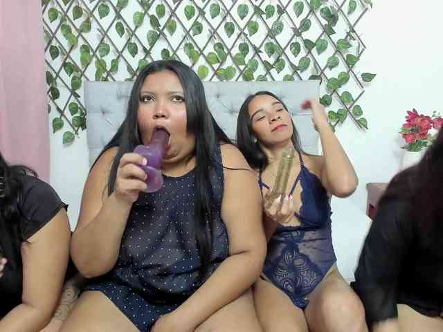 SofiaAndLana webcam