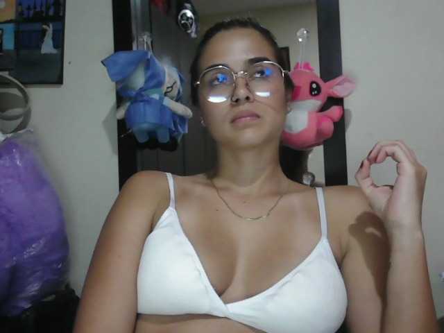 trianabell's BongaCams show and profile
