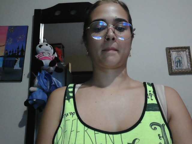 trianabell's BongaCams show and profile