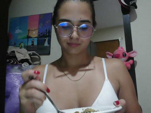 trianabell's BongaCams show and profile