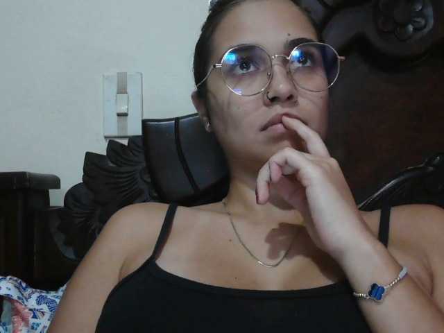 trianabell's BongaCams show and profile