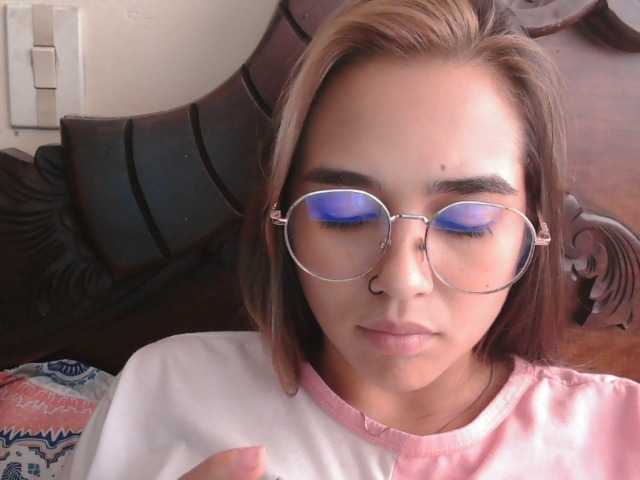 trianabell's BongaCams show and profile