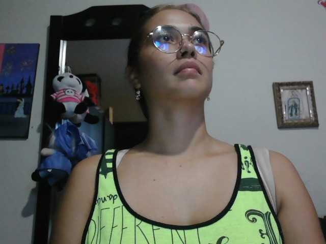 trianabell's BongaCams show and profile