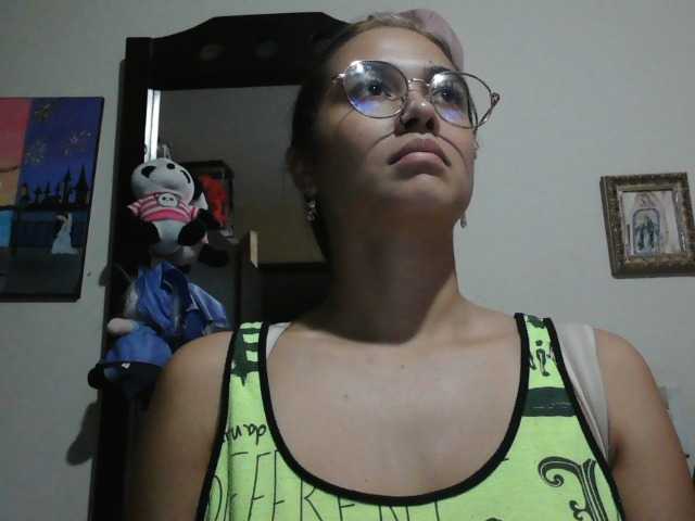 trianabell's BongaCams show and profile